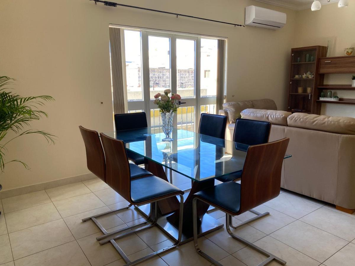 Newly Refurbished Mellieha Central Apartment Esterno foto