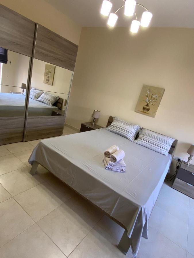 Newly Refurbished Mellieha Central Apartment Esterno foto